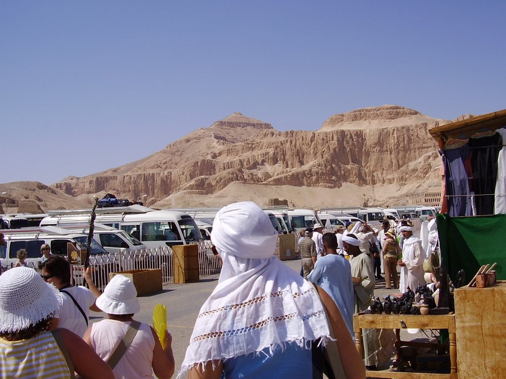 Deir El Bahari by Tóthné Magdi