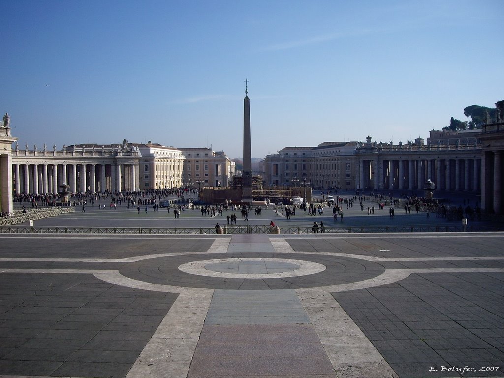 Plaza de San Pedro / St Peter's Square by ebolufer