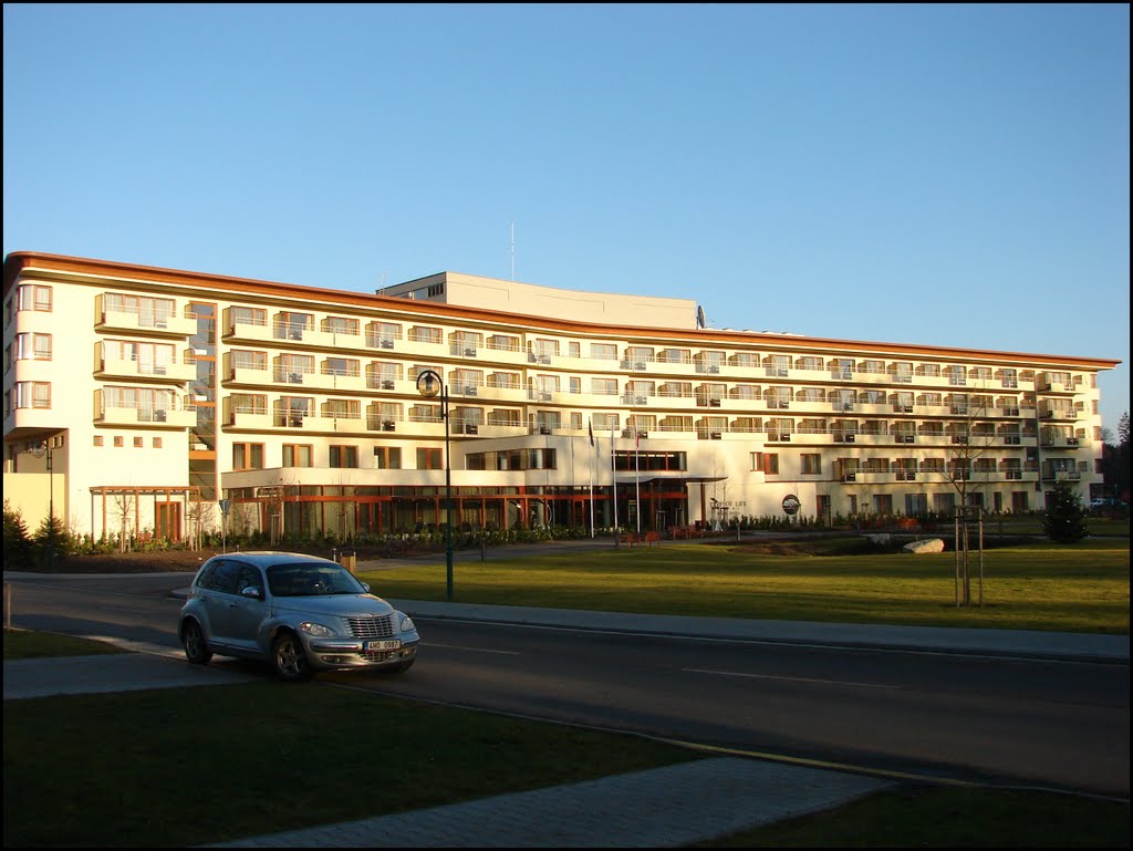 Nový lázeňský hotel (L) by járynHATATYTLO.cz