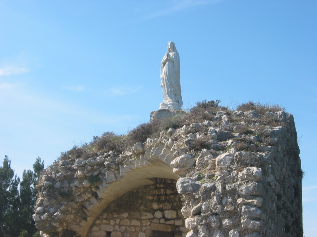 Vierge à Eygalières by Charbela