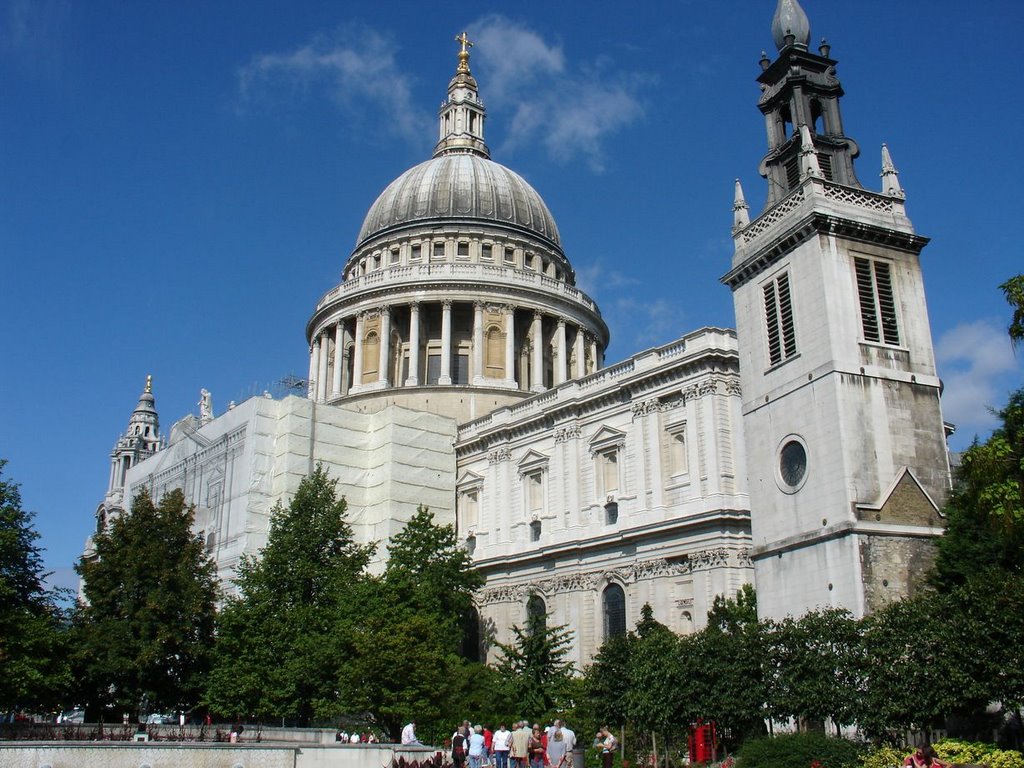 St. Pauls Cathedral. August 2006 by niklas-bayrle.com