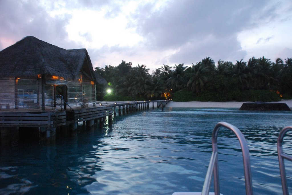 Alifu Alifu Atoll, Maldives by Alexander Ryazanov