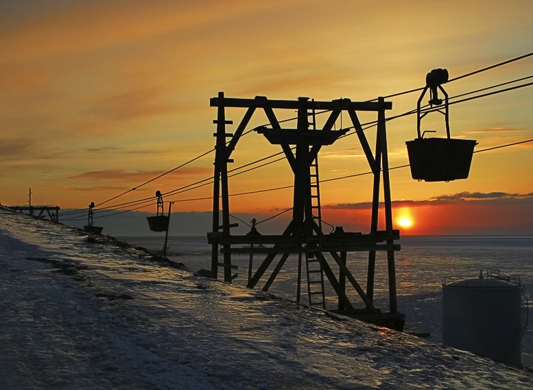 Taubane i Longyearbyen, Svalbard by www.fiskum.org