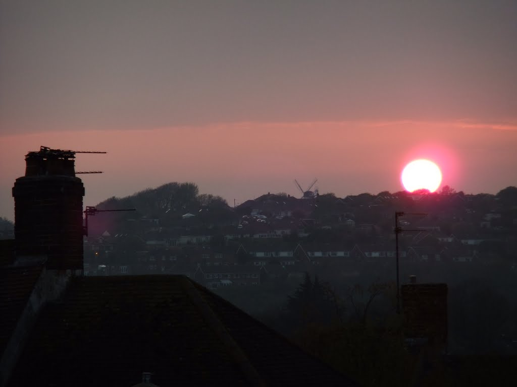 Sunset over Westdene, East Sussex by picapoo