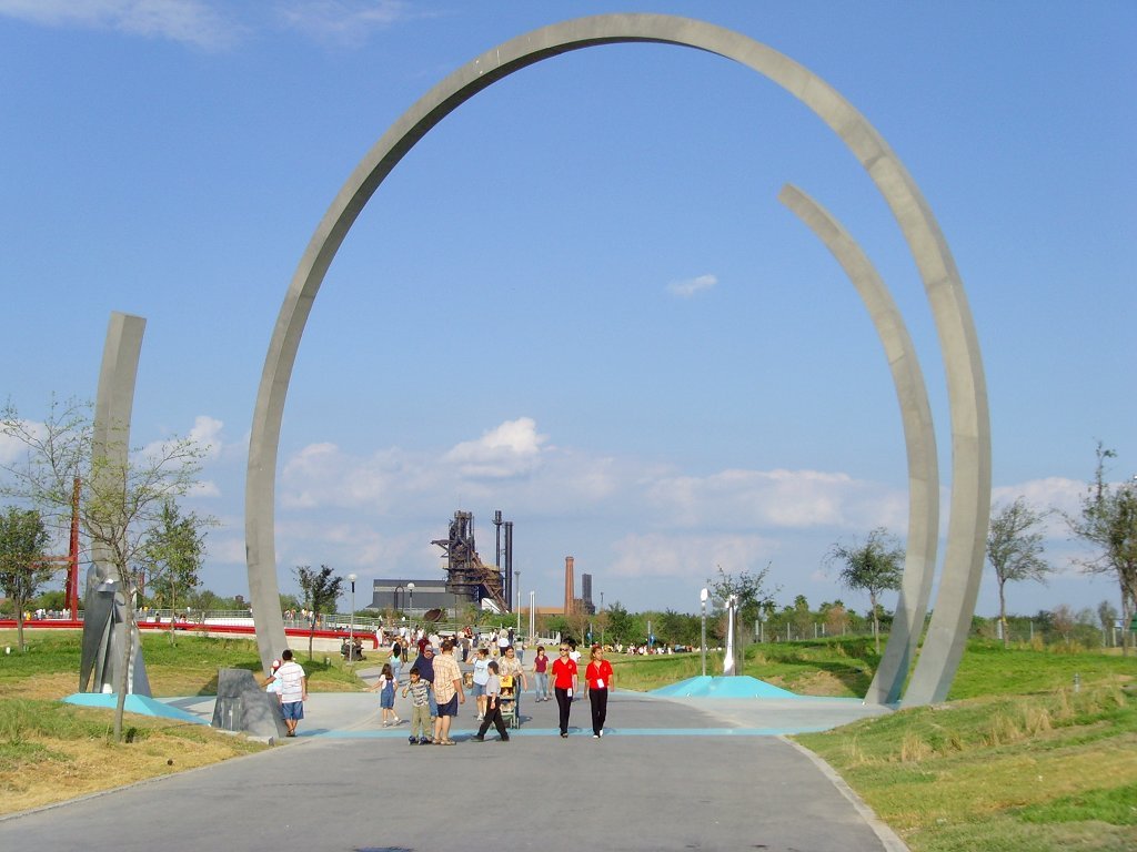 Escultura "La Espiral" junto al Paseo Santa Lucía by Fermin Tellez