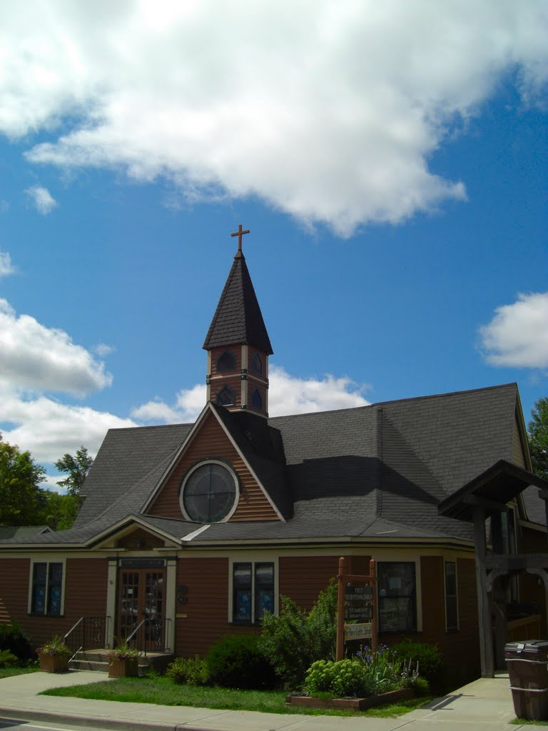 1st Presbyterian Church, ,Saranac Lake, NY aug 14, 2007 by Tom Dudones