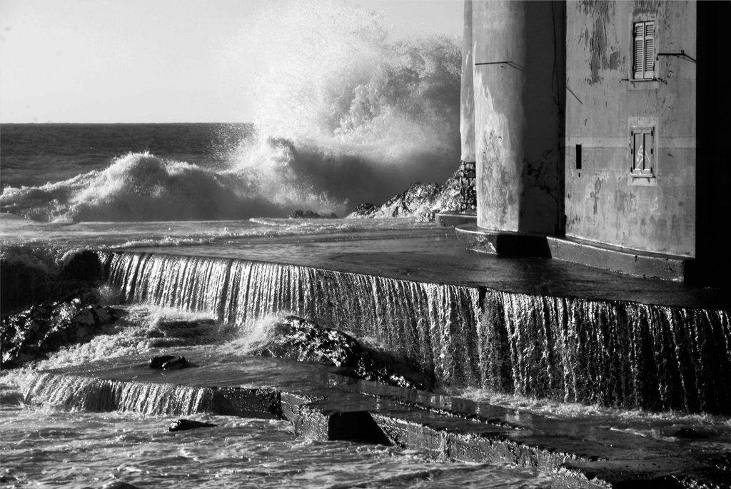 Sea Storm - II by gilberto silvestri