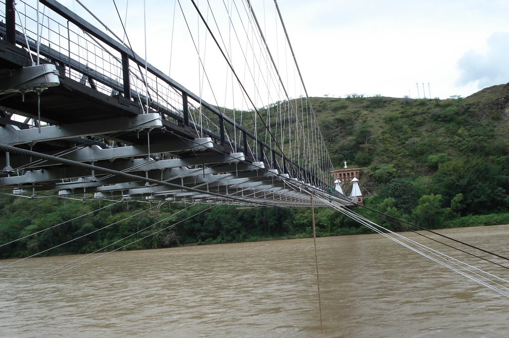 Puente De Occidente by cavamu