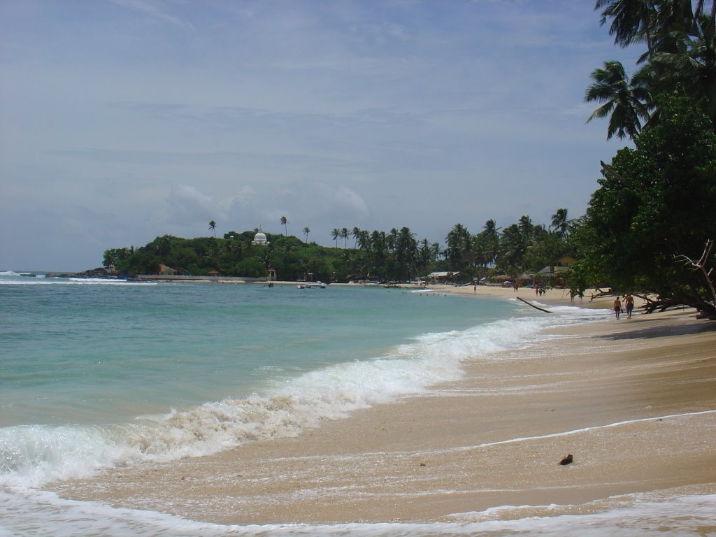 Unawatuna Bay by Joe Cooper