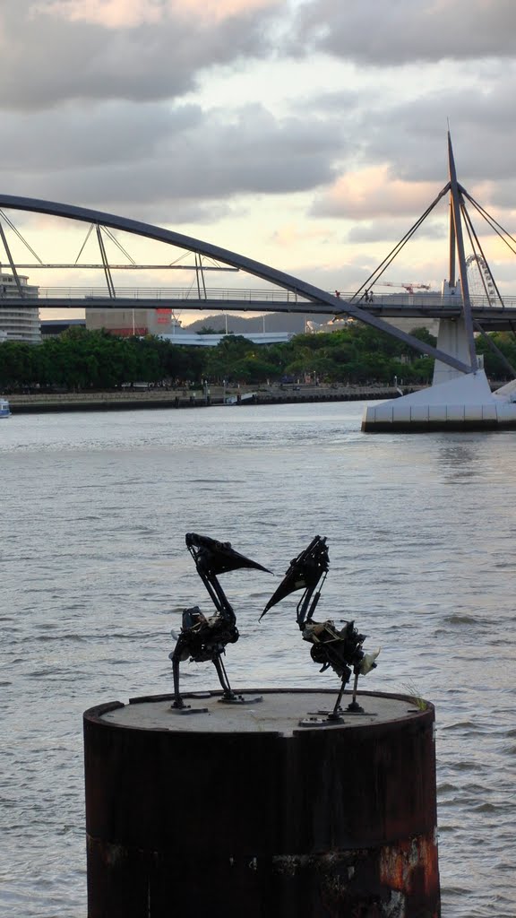 Metal birds statue by Christopher de Araujo Smart