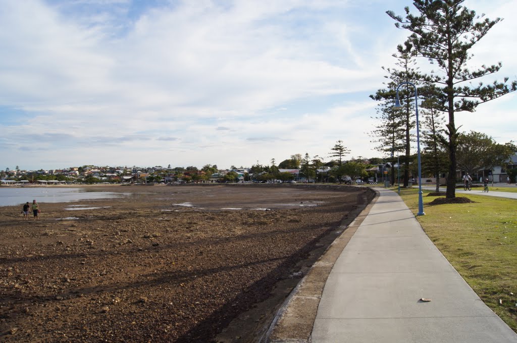 Walkway at Manly along Moreton Bay by robsonap