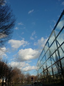 Musée des Arts Premiers, quai Branly : azur et transparence by zagreus