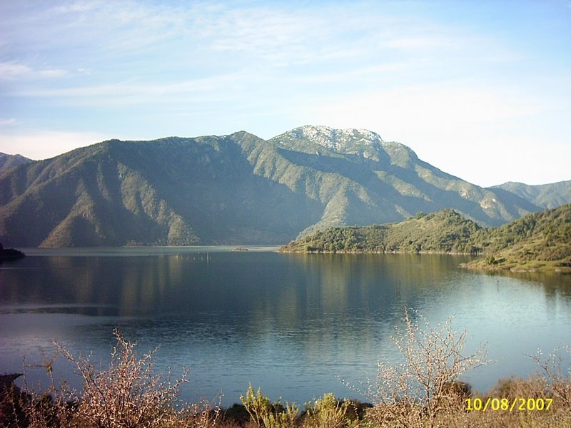 Bordeando Embalse Carén by Fernando Gacitúa A.