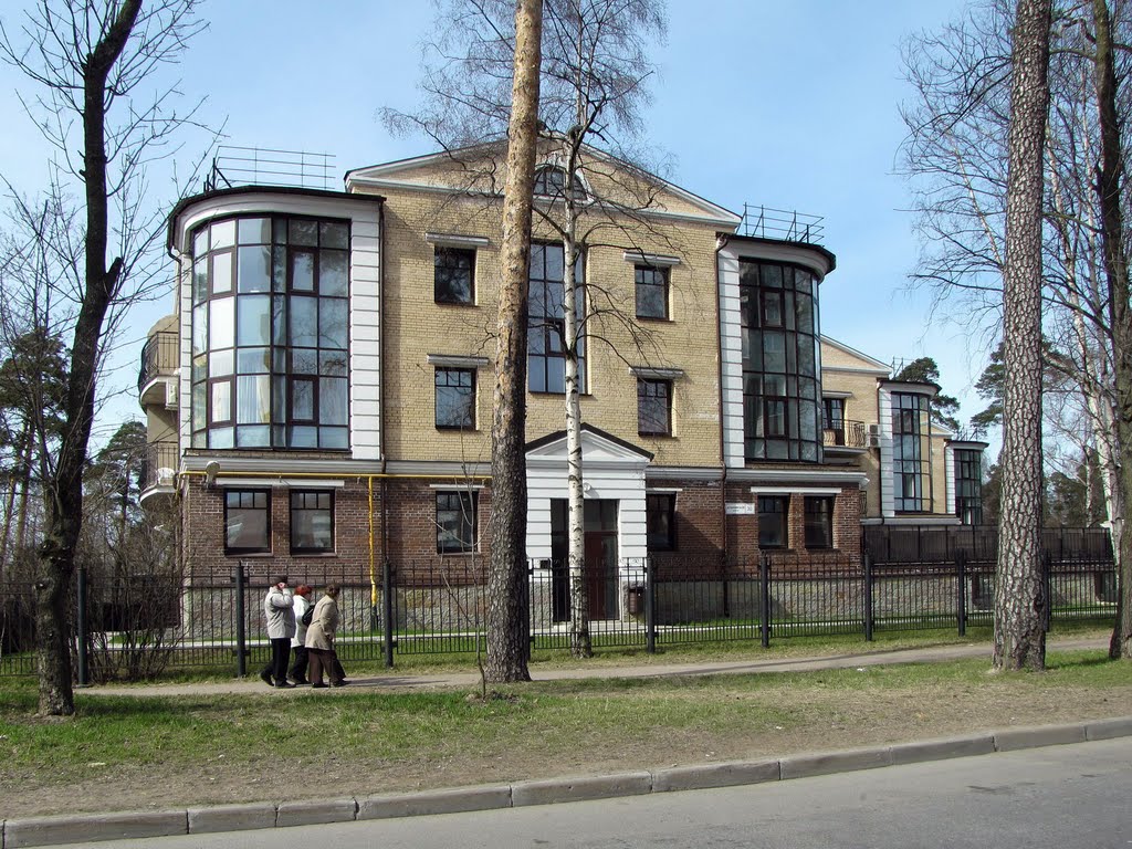 Residential building on Highway Dubkovskom (g.Sestroretsk)/Жилой дом на Дубковском шоссе by DocLaw