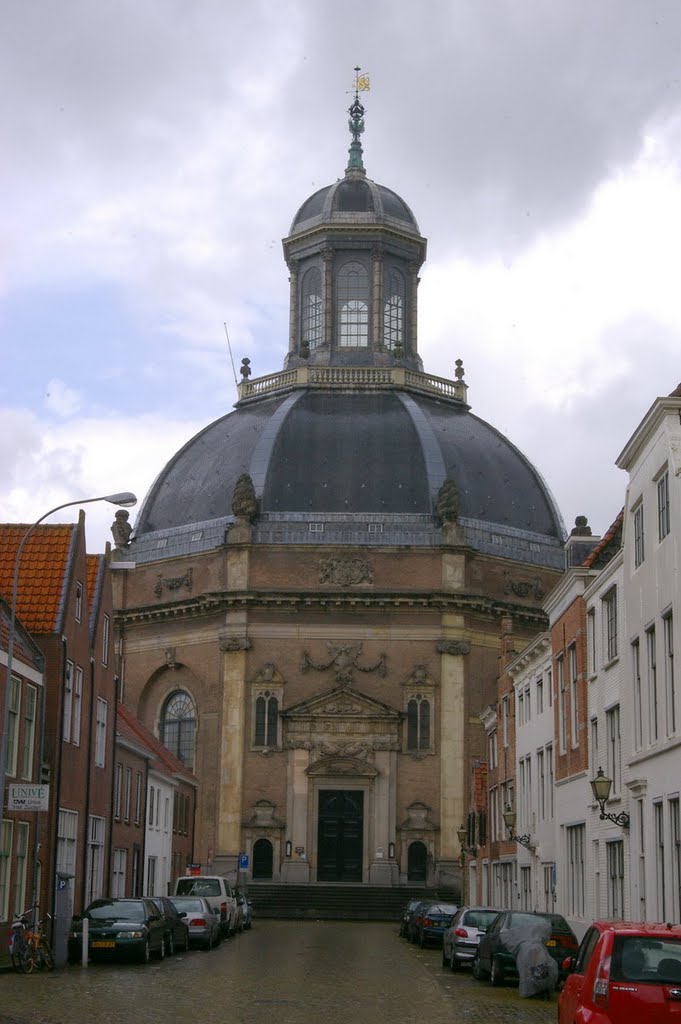 Oostkerk, Middelburg by Mike Kanssen