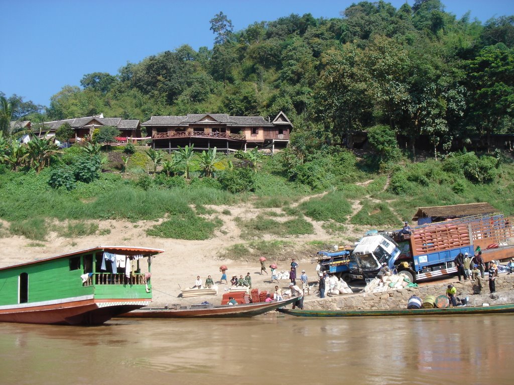 Pakbeng - Laos by Martin L.