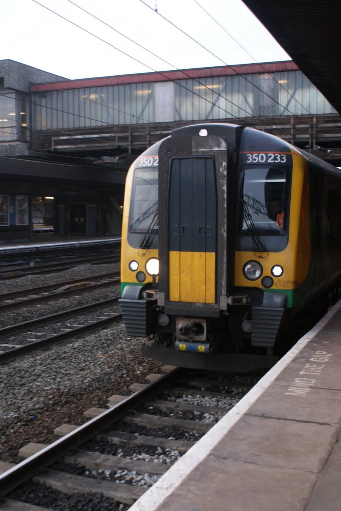 London Midland class 350 233 by Madcaravanner