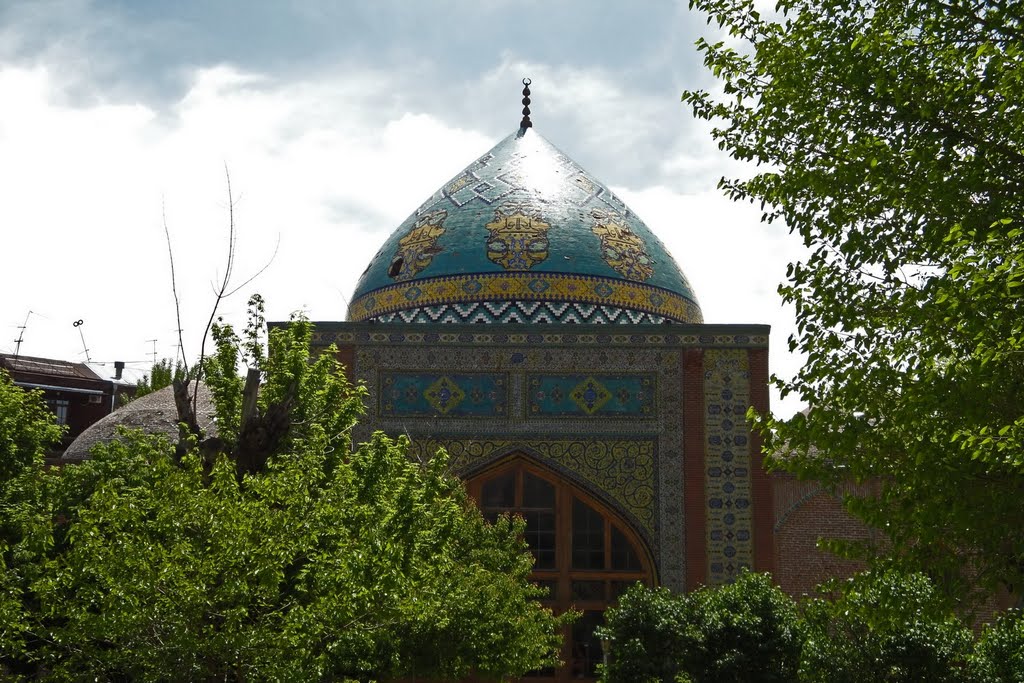 Yerevan, Mosque Gyoy Jami (Blue) by vahemart