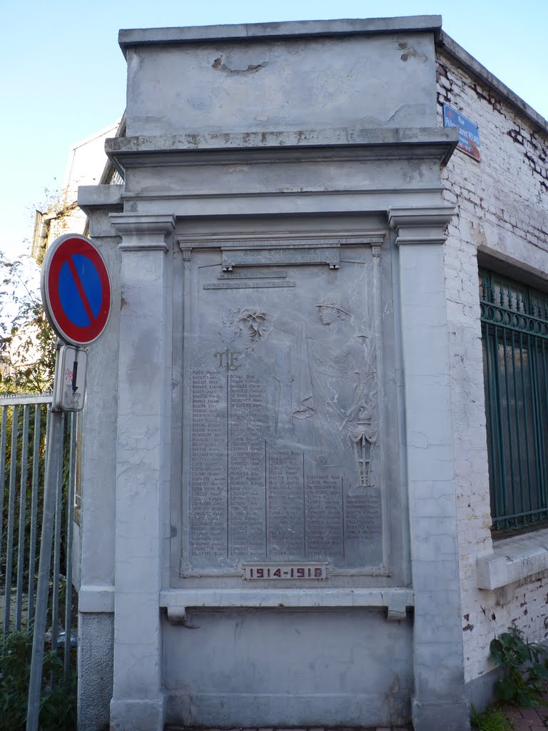 Lille - Monument pour les Employés de la Cie des Tramways de Lille (2011) by greg-007