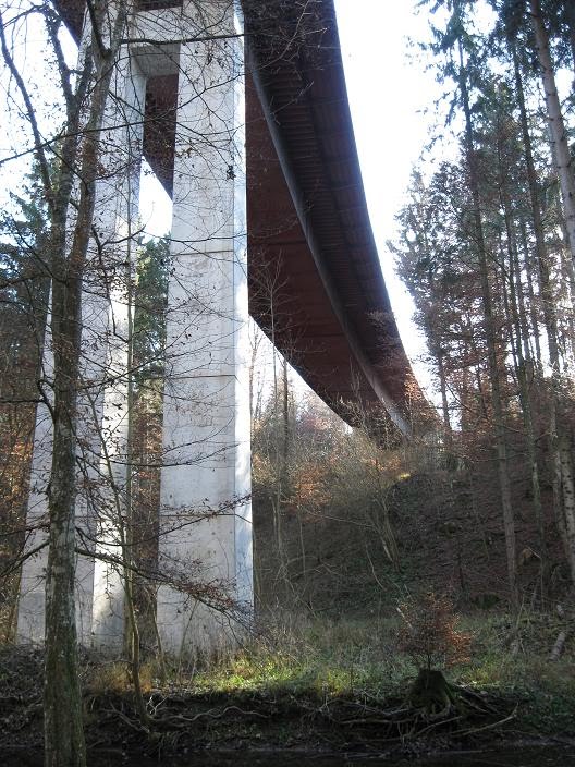 Straßenbrücke über die Maisinger Schlucht by hubi1802