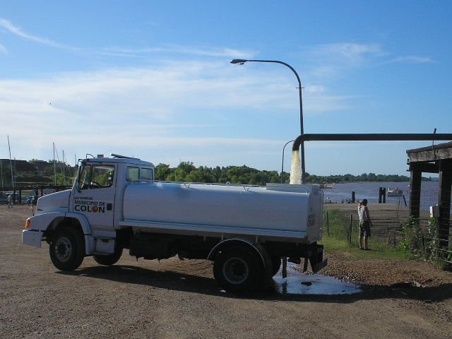 Toma de agua de camiones regadores - colon entre rios by terko