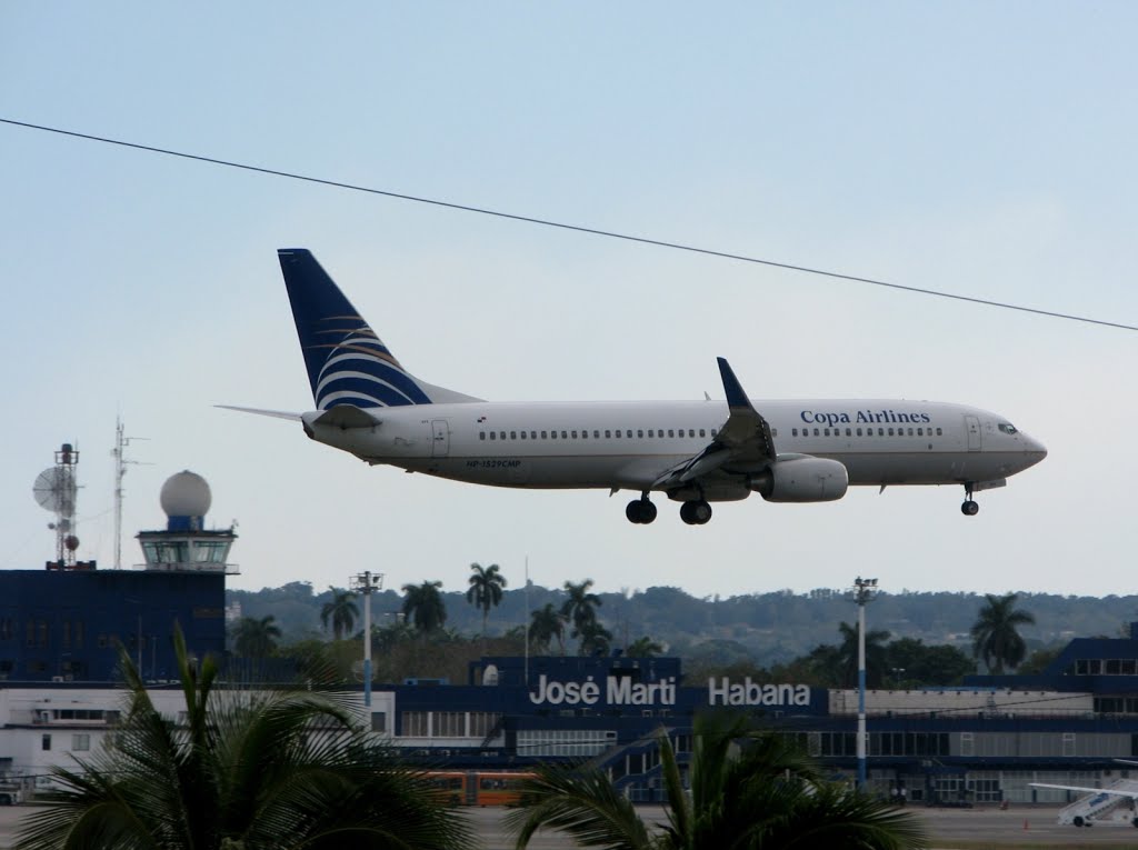 Copa Airlines llegando a la Habana, Cuba. by Mayte Moya