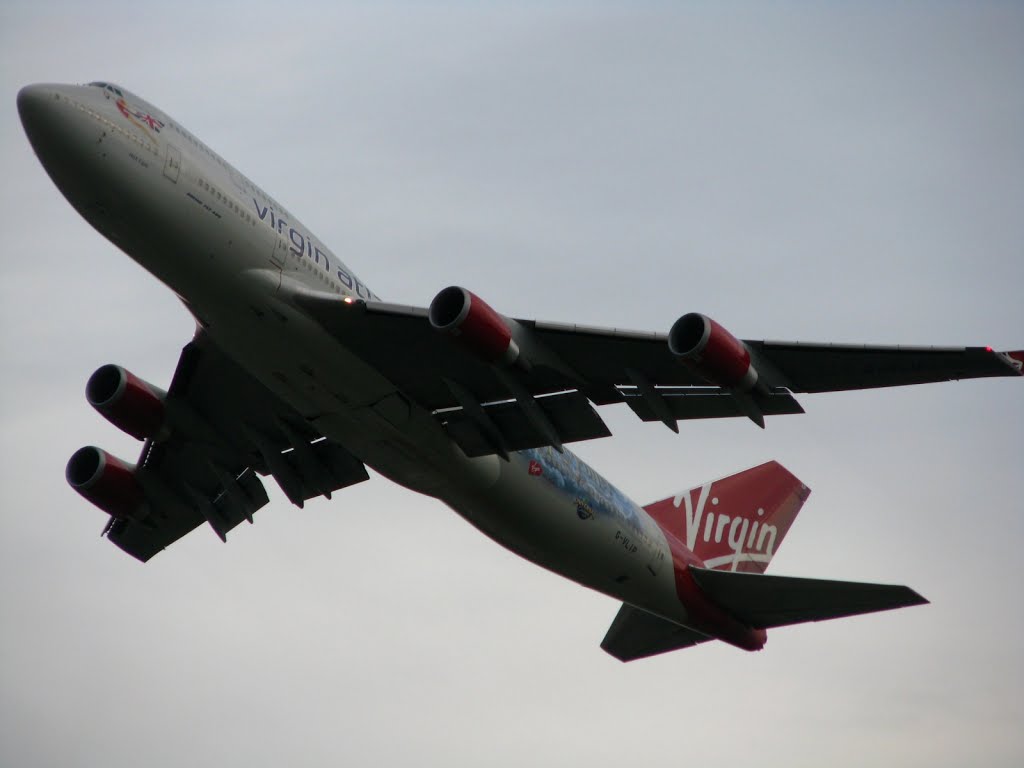 Virgin Atlantic saliendo de la Habana, Cuba. by Mayte Moya