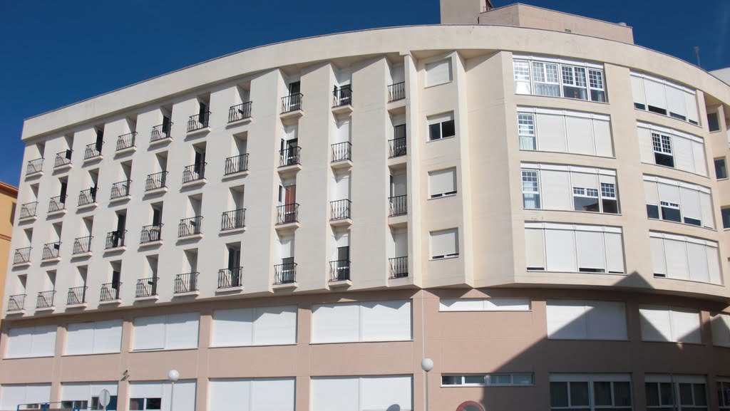 Residencia femenina de las religiosas de María Inmaculada, Cádiz 2011 by PepeTenorio