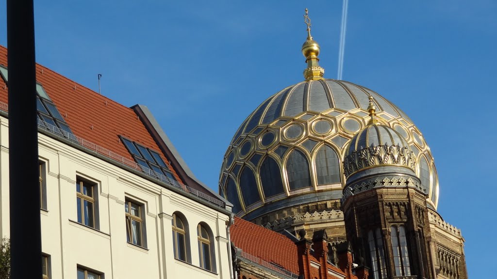 Kuppel der neuen Synagoge in der Oranienburger Straße by Andreas Michel