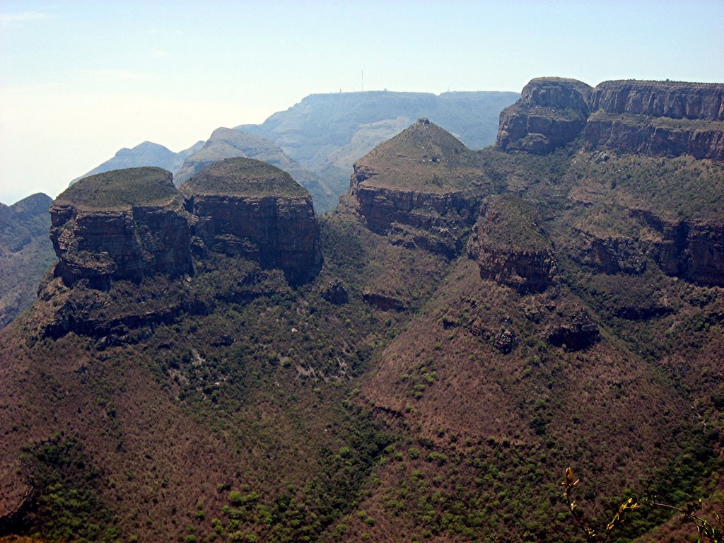 The Three Rondavels by R.Bromm