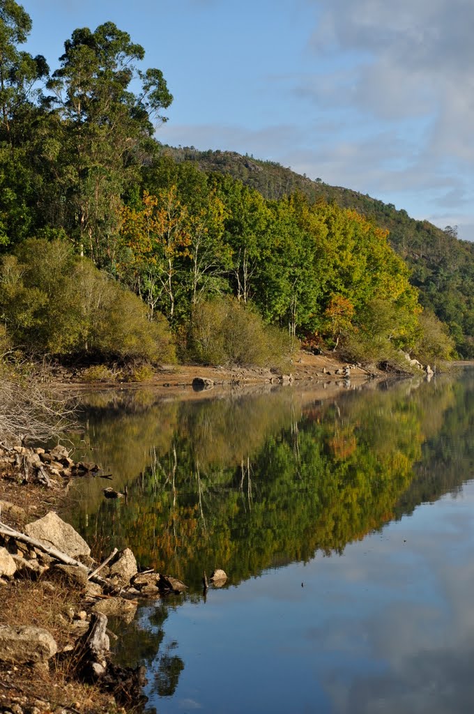 Embalse de eiras by Manuel Monroy