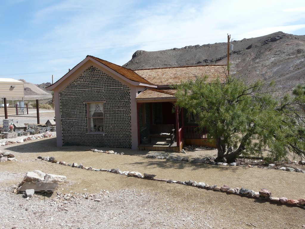 Rhyolite Bottle House by Lars-DK