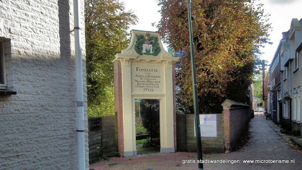 Ingang tuin Verzetsmuseum by InZicht