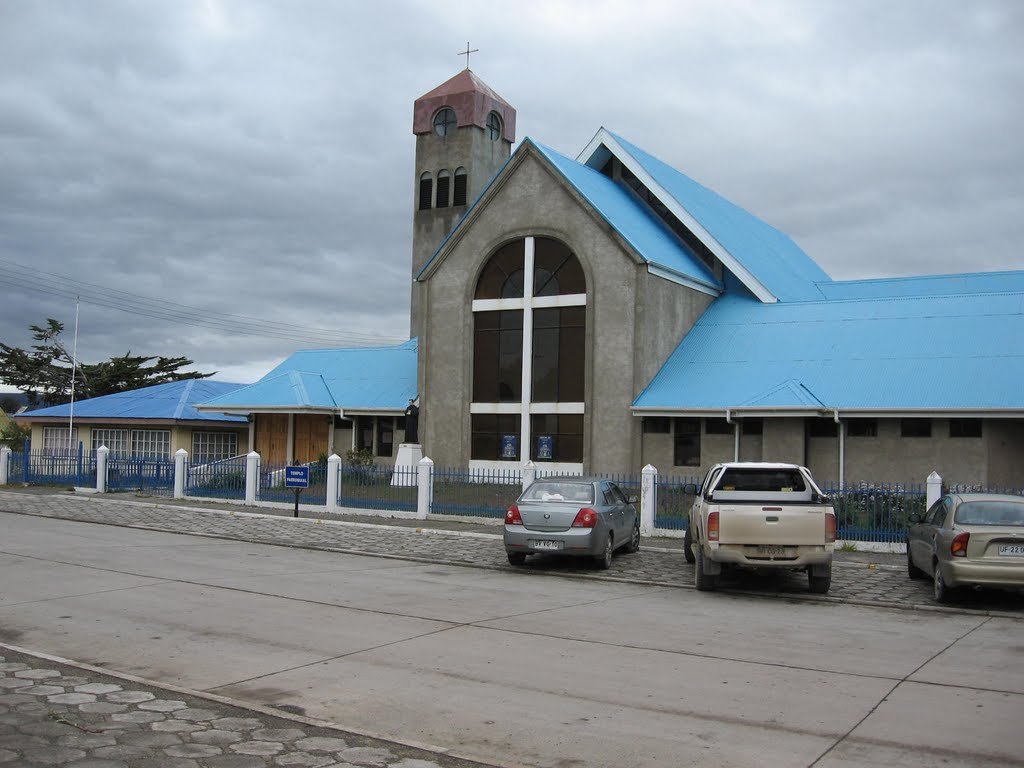 Iglesia de Porvenir by Hugo Rodriguez Berna…