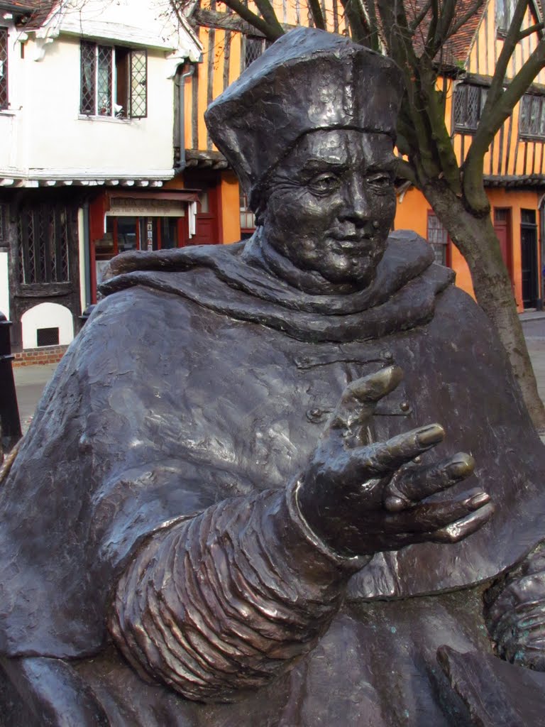 The Cardinal Wolsey Statue by wiggyretired