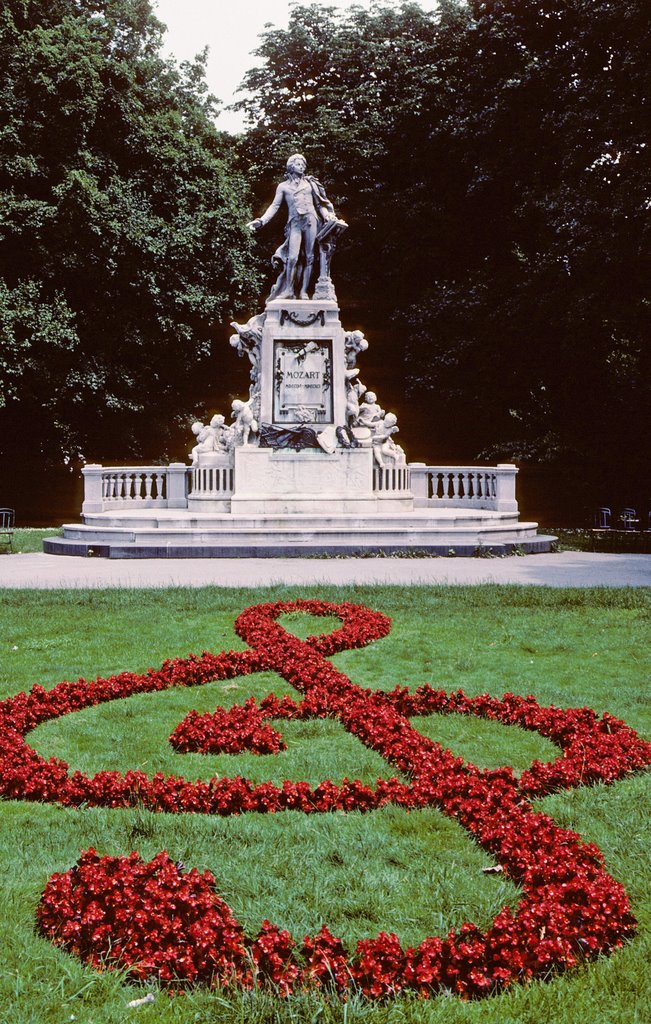 Mozart Denkmal, Vienna by Fred Henstridge