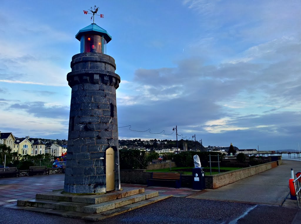 Early winter morning at teignmouth by LPaget