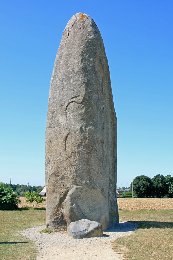 Le menhir du Champ Dolent. One of the most beautiful of menhirs in Brittany. by mrmvs