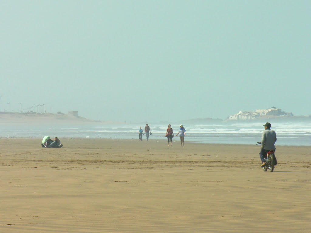 Beach at boulevard de la Corniche by IPAAT