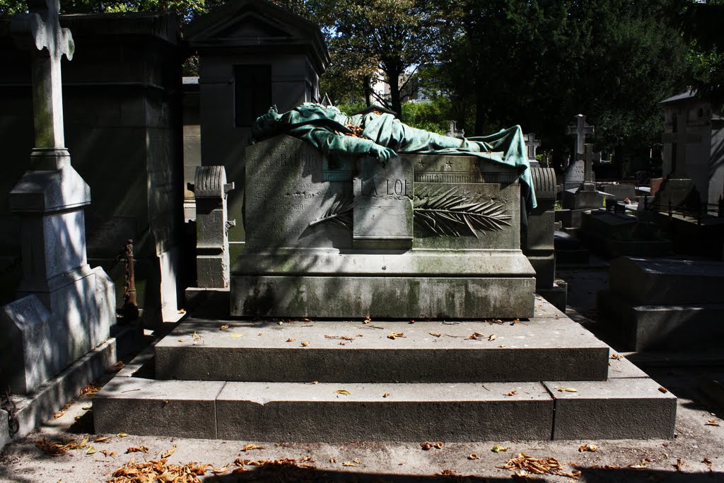 Tomb of Alphonse Baudin by mattgirling