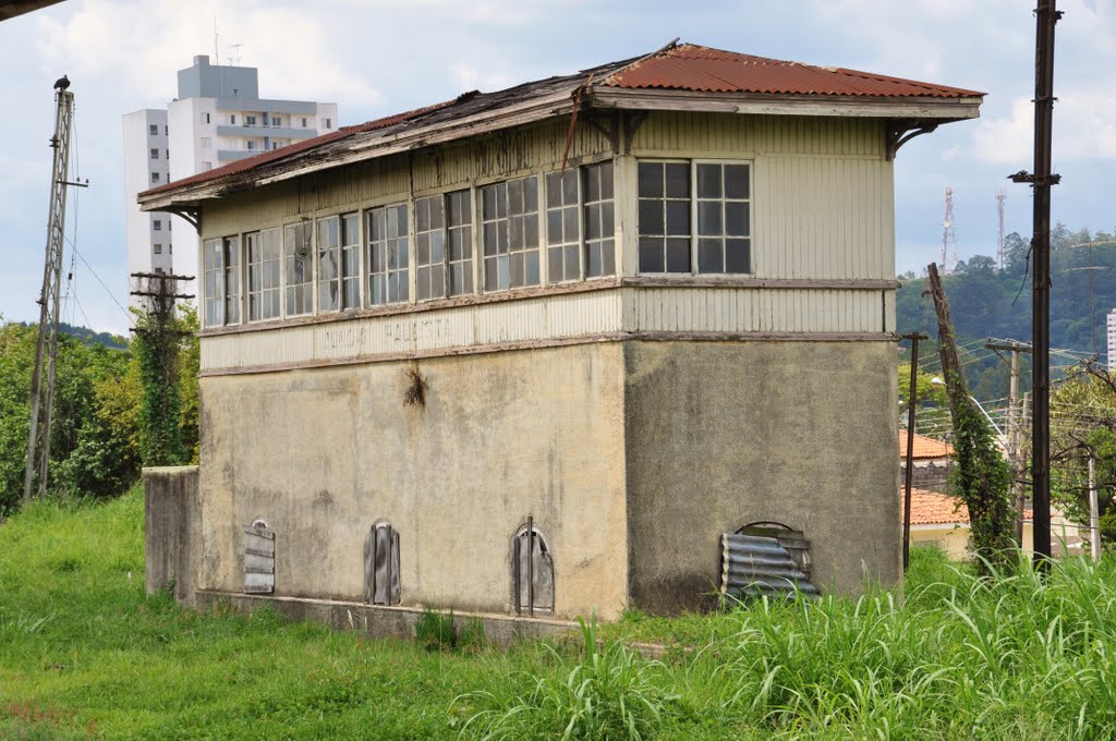 Escritório Cia Paulista - Jundiai SP by Otavio Barreira