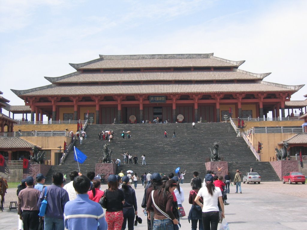 Qin palace set at Hengdian Movie Studios (横店影视城) by Ville Makkonen