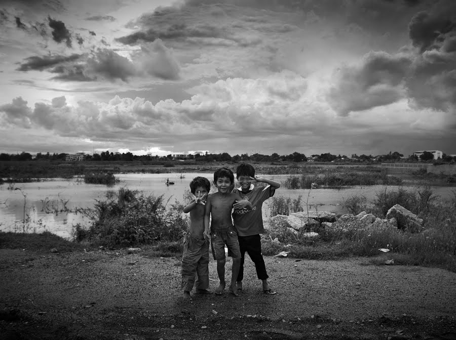 Kids, phnom penh by djingen