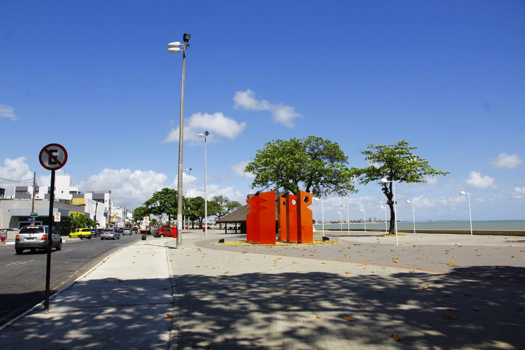 Monumento ao sol em Tambau by Wilson Alcaras