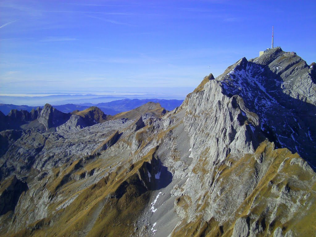 Blick zum Säntis und davor der Lisengrat by Ph. Hangartner