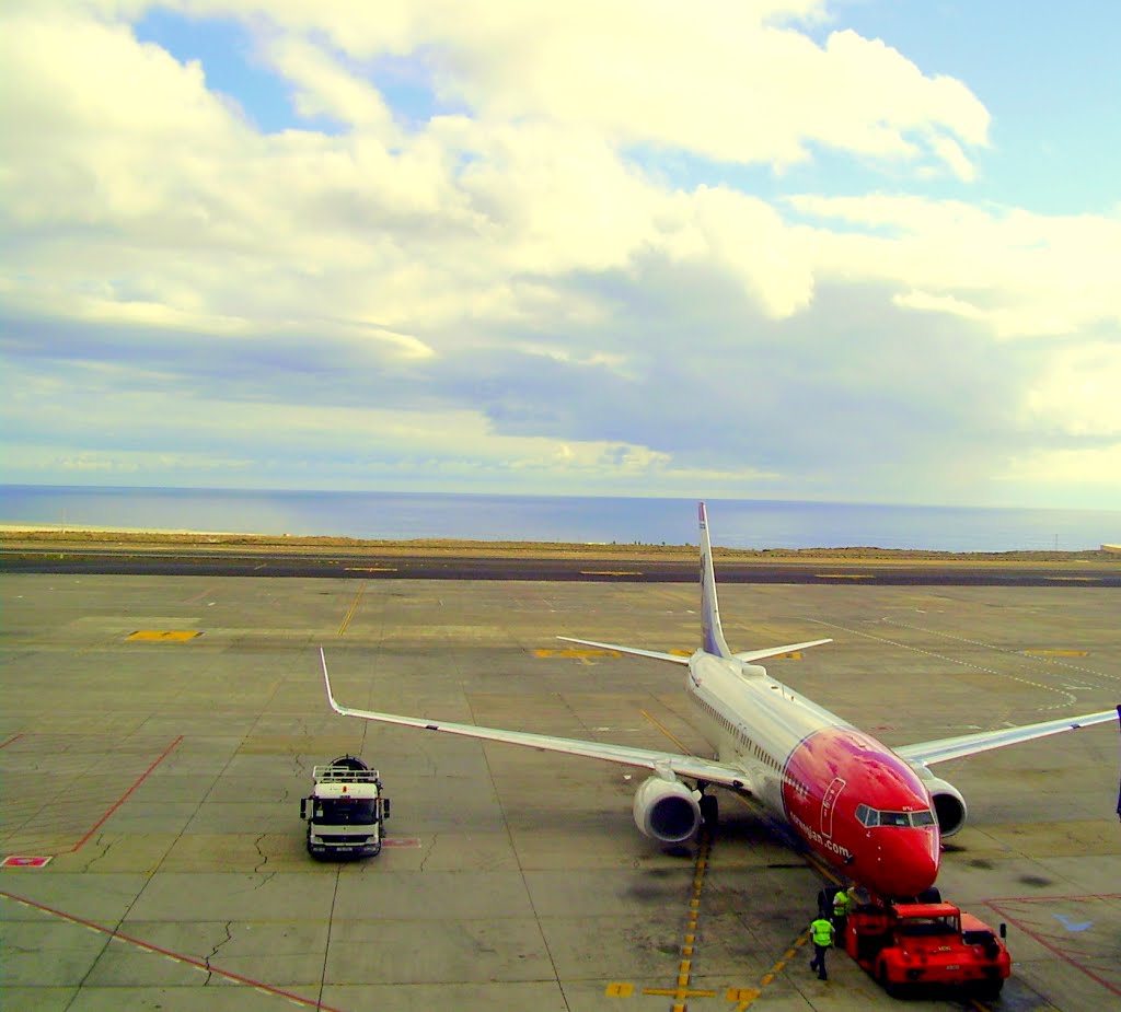 AEROPUERTO DE TENERIFE SUR by Juanma Juanma