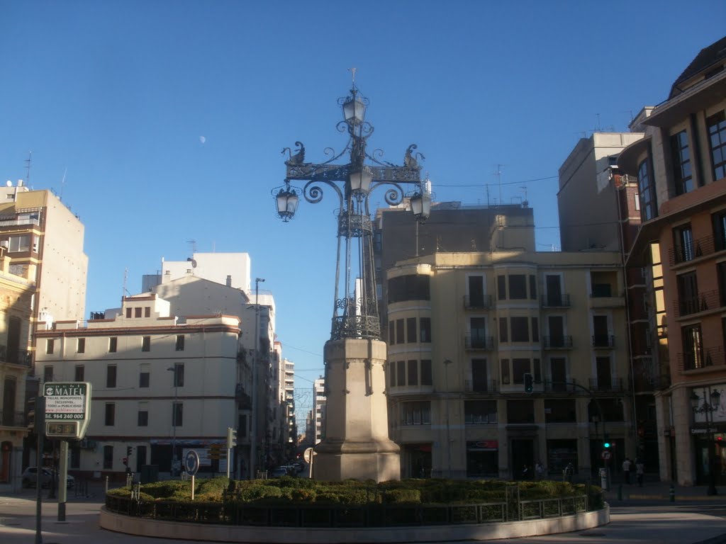 Farola-Plaza de la Independencia-Castellón de la Plana by TEODOR VESA