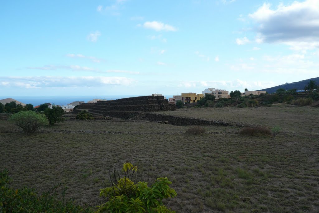 Pyramids Of Guimar by njellis