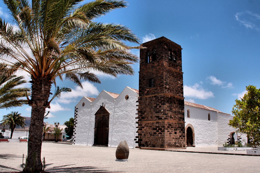 La Oliva - Iglesia de la Nuestra Señora by Luca Messina