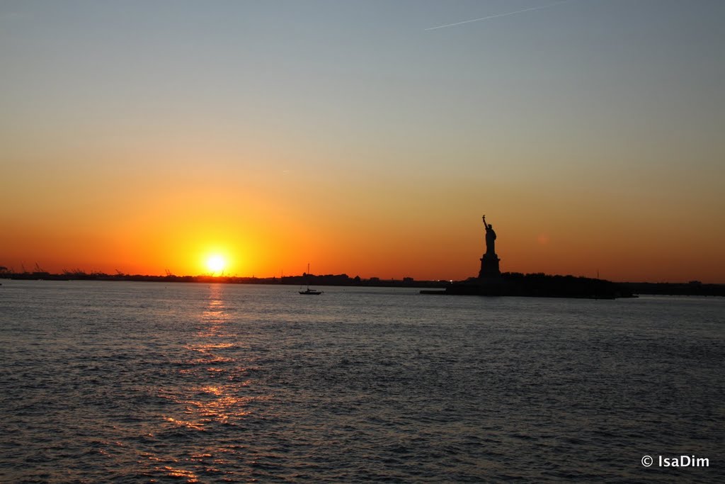 Sunset, Statue of Liberty by NewYorkesi Italiani …